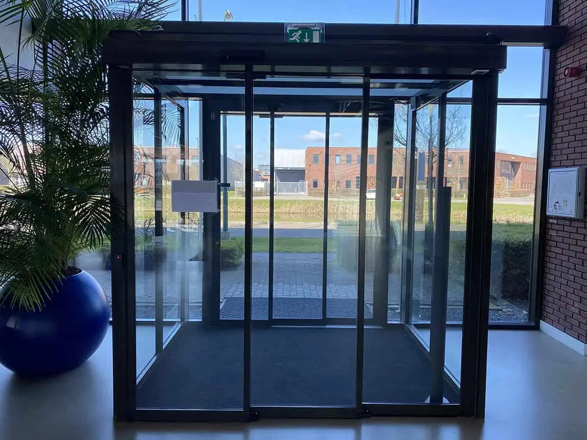 Telescoop deuren voor kantoor in Houten