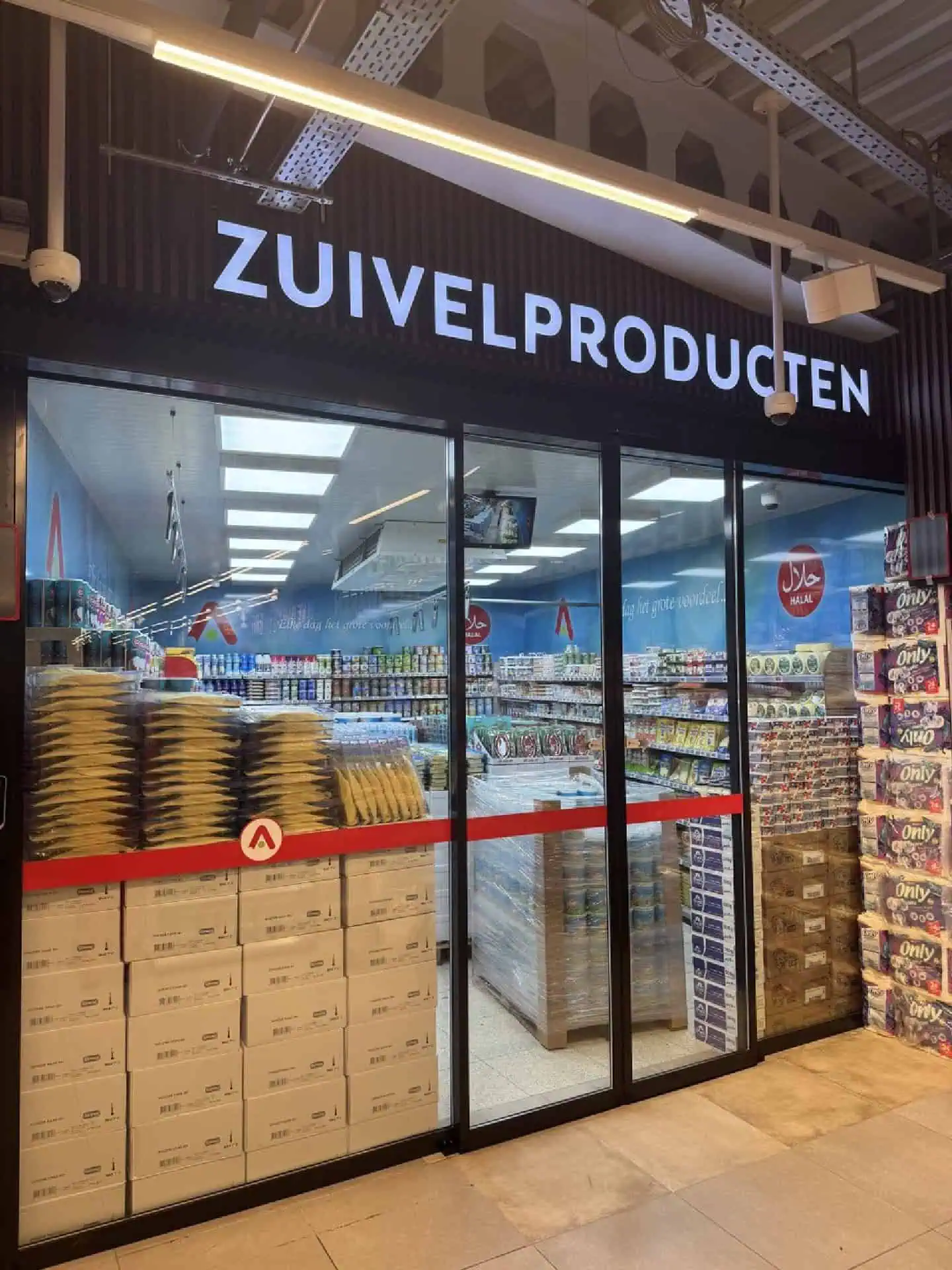 Automatische schuifdeur van supermarkt in Tilburg